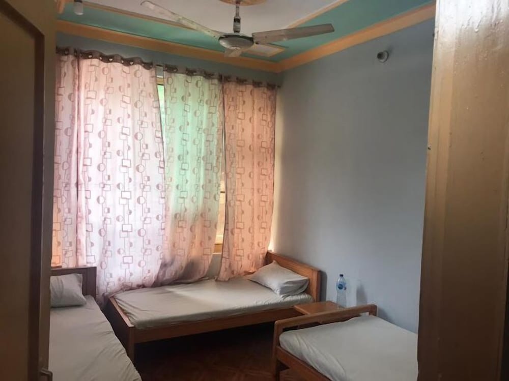 Abu Dhabi Palace besham in Unknown City, Pakistan