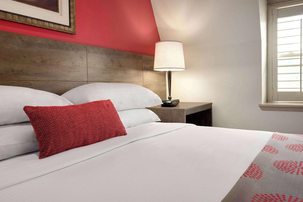 Ramada By Wyndham Oakland Downtown City Center - photo 11