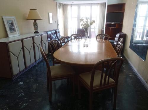 Muy Amplio Departamento en el Centro a cuadras del Mar y Casino in Mar Del Plata, Argentina