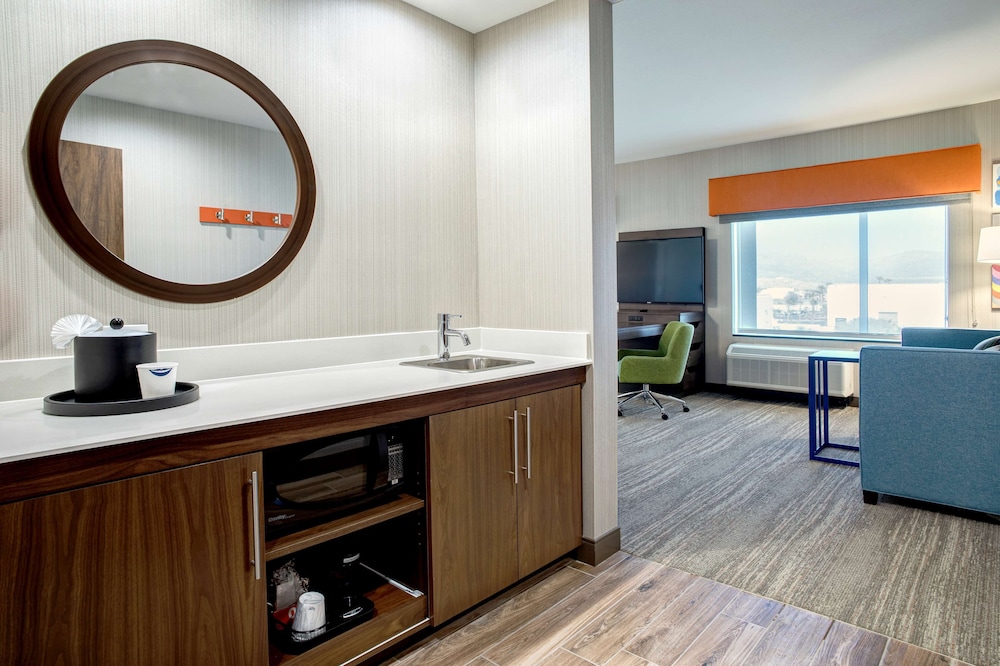 Hampton Inn & Suites Indio - photo 18