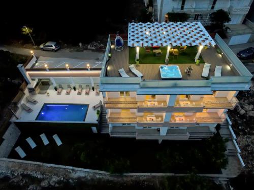 Apartments Villa Katija — 4-Star Luxury Hotel in Veliki Drvenik, Croatia