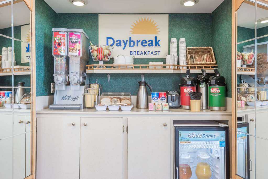 Days Inn by Wyndham Niles - photo 14