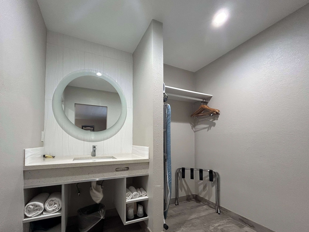 Motel 6 Pasadena CA Old Town Pasadena Area - photo 13