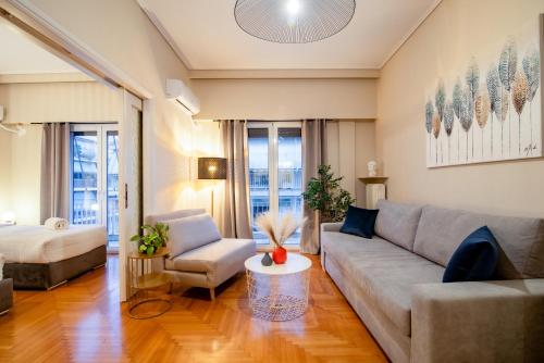 The Parthenon Porch for Familys & Groups 4BR — 4-Star Luxury Hotel in Athens, Greece