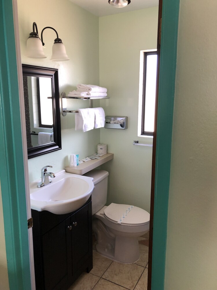 Klamath Motor Lodge - photo 39