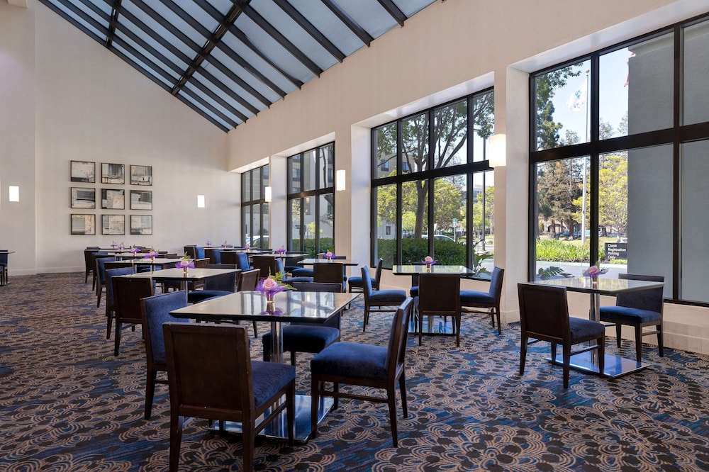 Embassy Suites by Hilton Santa Clara Silicon Valley - photo 66