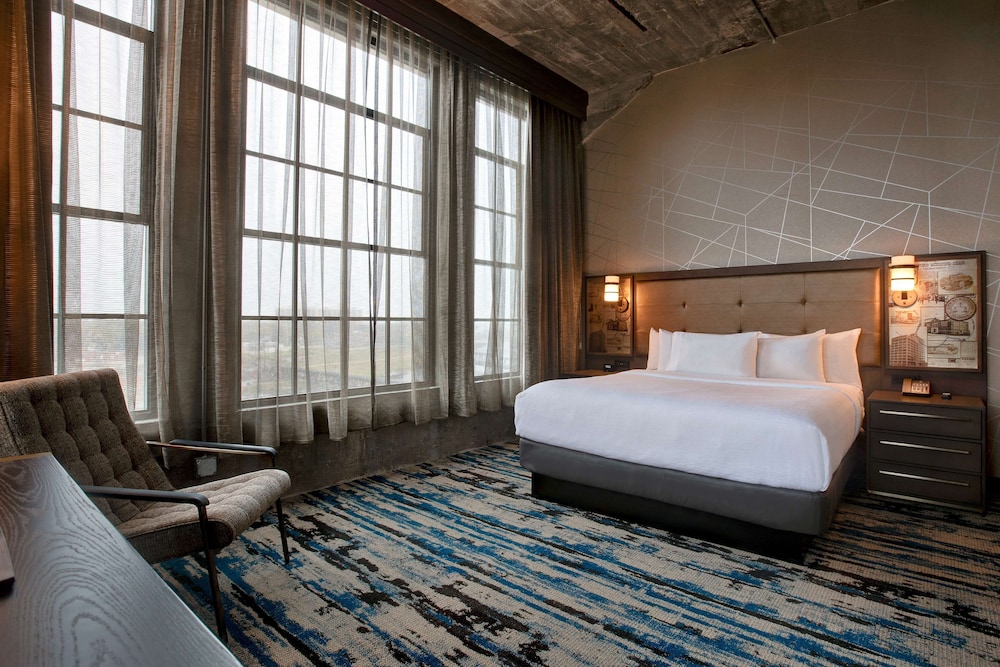 Embassy Suites by Hilton Rockford Riverfront - photo 15