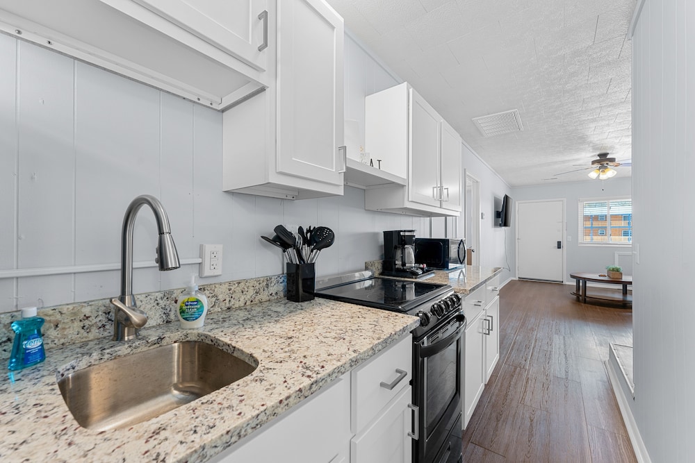 Silver Cove Resort on Table Rock unit 17 - photo 9