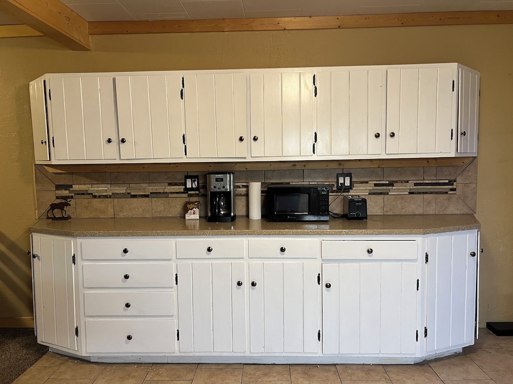 Chinook Winds Motel - photo 91