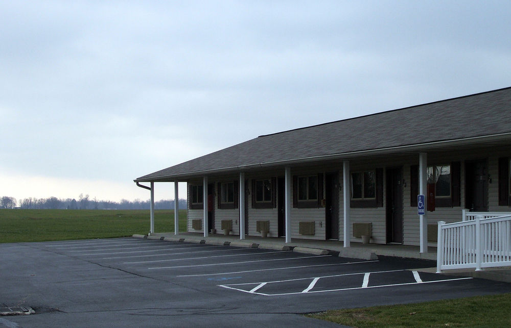 The Plaza Motel - photo 14