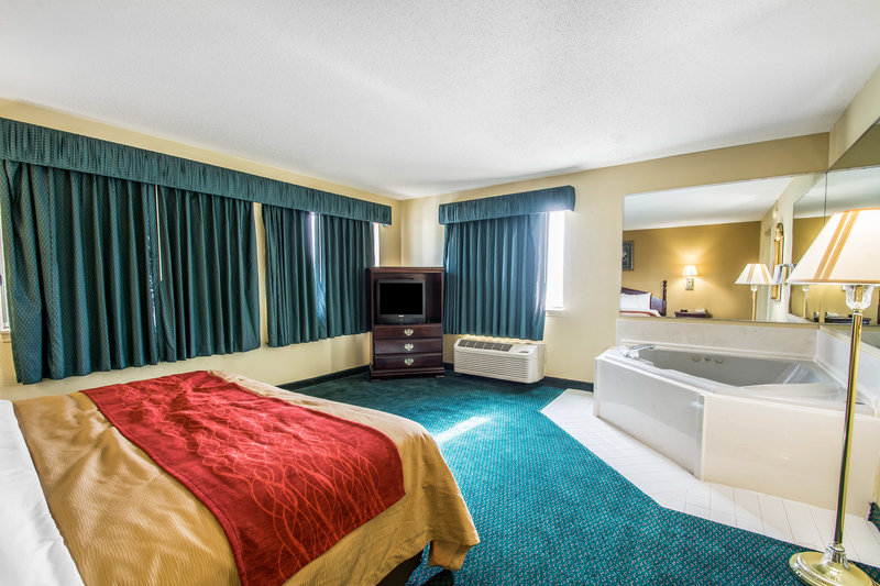 Super 8 by Wyndham Montgomery I 65 - photo 14