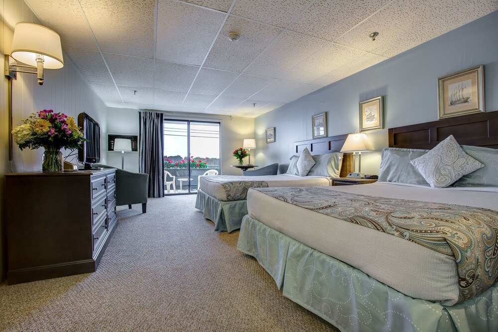 Bluebird Ocean Point Inn - photo 8