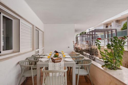 T3 G Apt Alfarrobeira — 4-Star Luxury Hotel in Santa Luzia, Portugal
