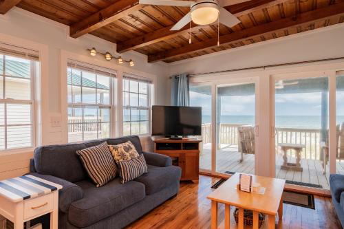 Chill'ax Inn by Oak Island Accommodations - photo 7