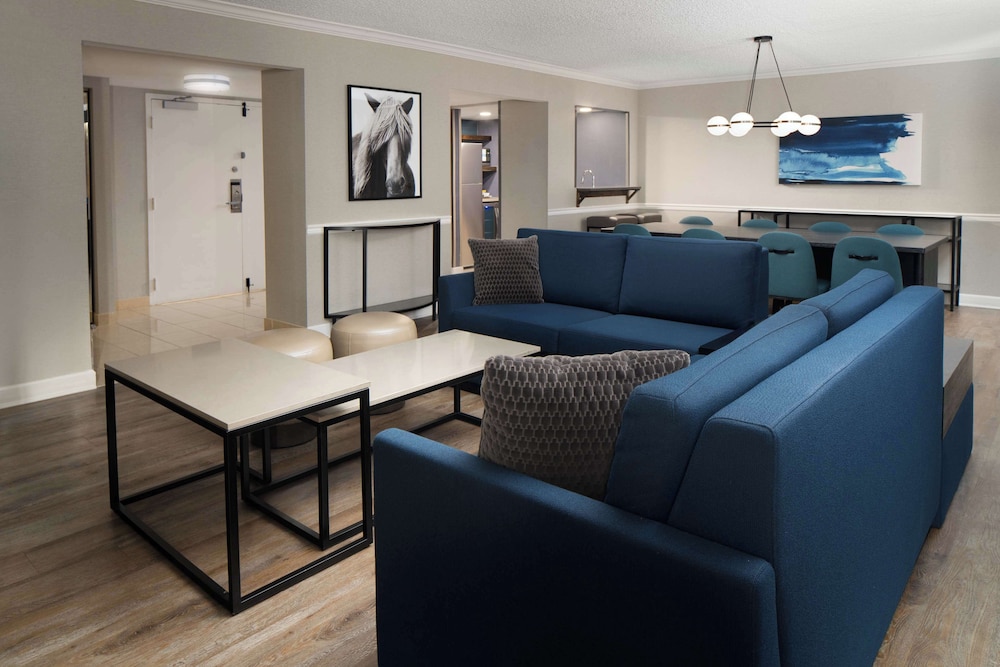DoubleTree By Hilton Baltimore North Pikesville - photo 28