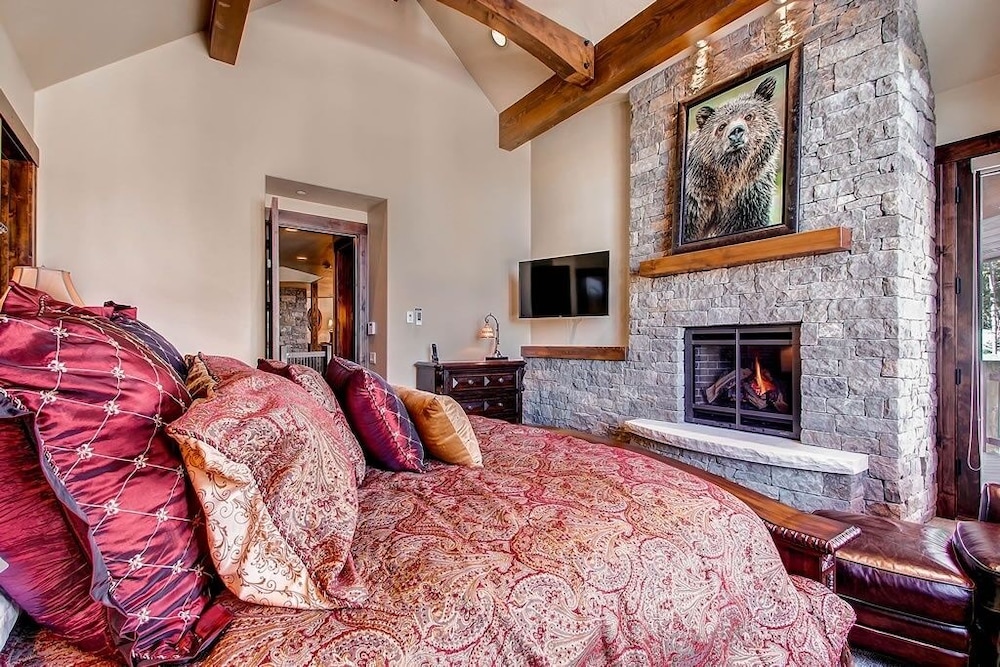 Slopeside Manor On Peak 8 By Pinnacle Lodging - photo 3