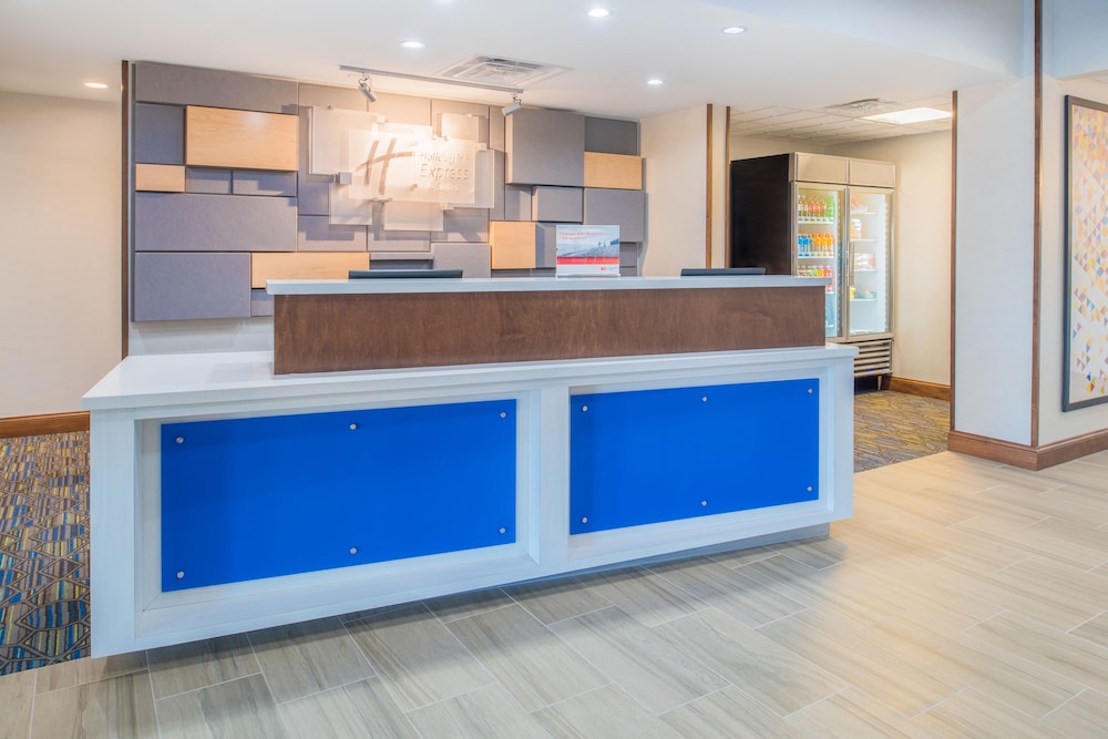 Holiday Inn Express Hotel & Suites Bismarck by IHG - photo 30