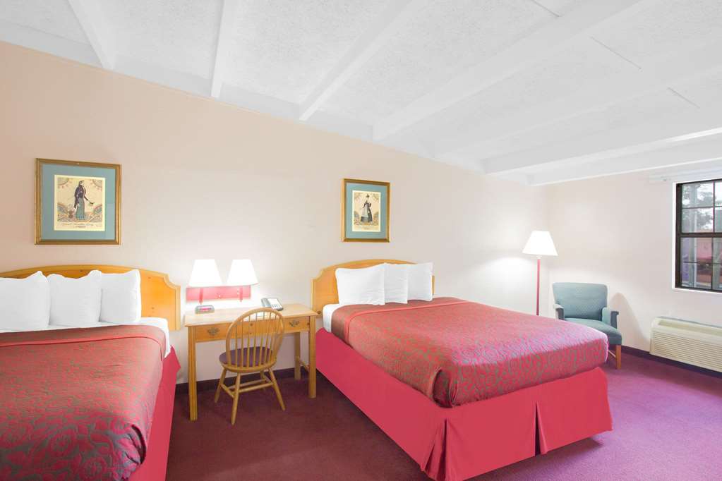Days Inn by Wyndham Tallahassee University Center - photo 11