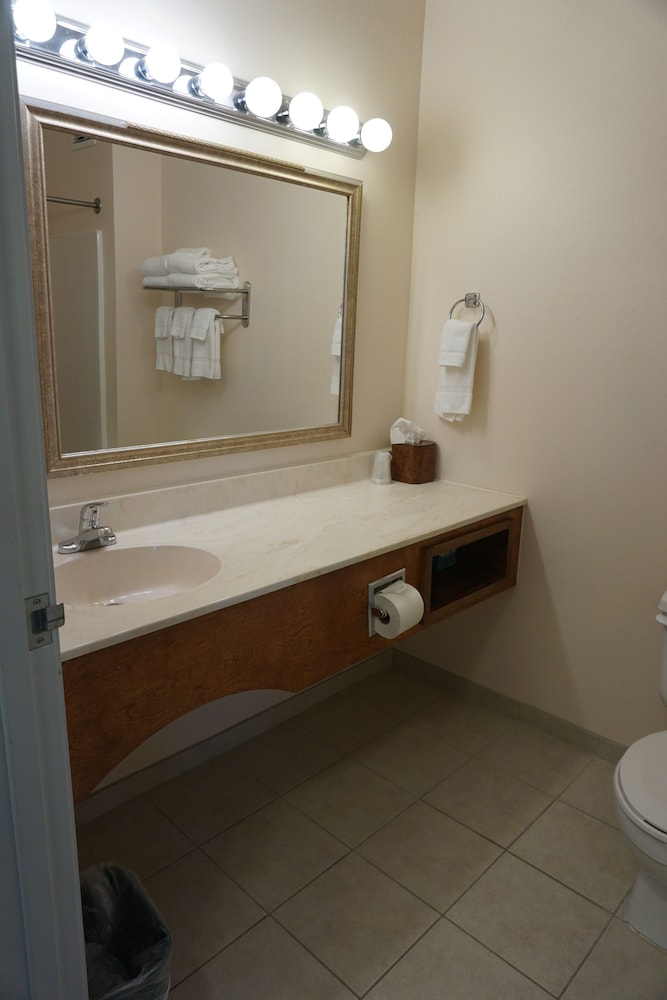 River Hills Hotel - photo 38