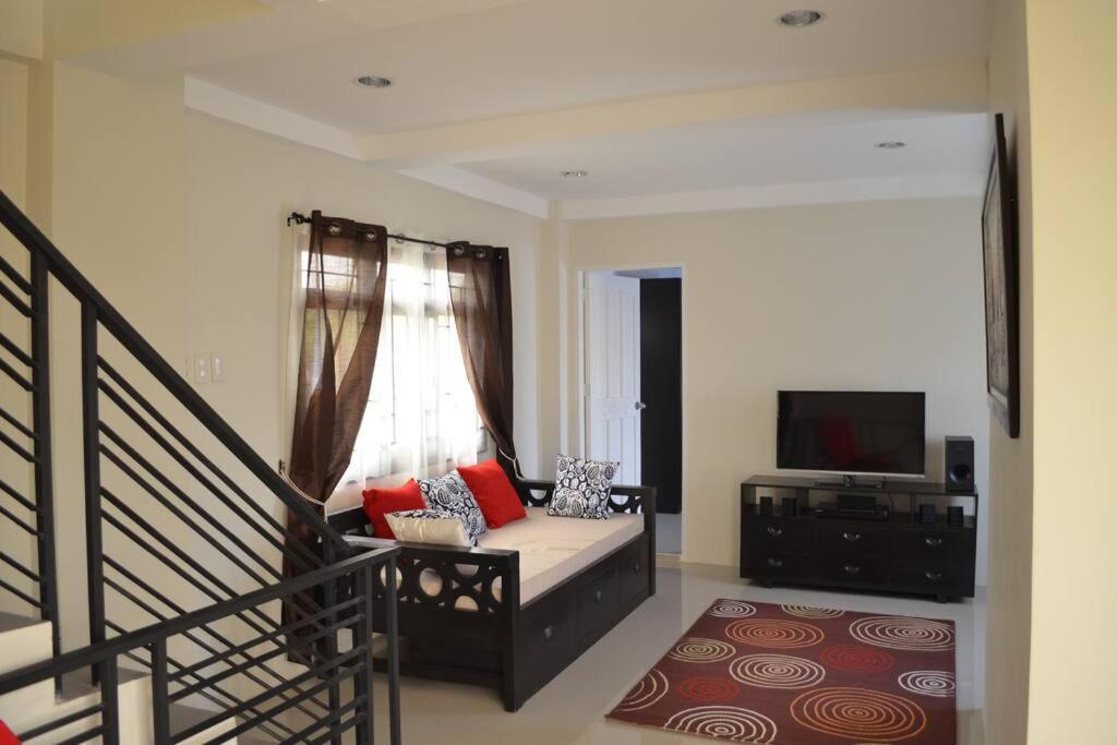 Home in Pasig — 4-Star Luxury Hotel in Manila, Philippines