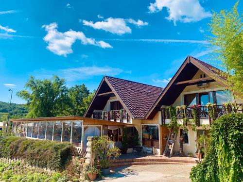 Strázsa Vendégház — 4-Star Luxury Hotel in Szekszard, Hungary