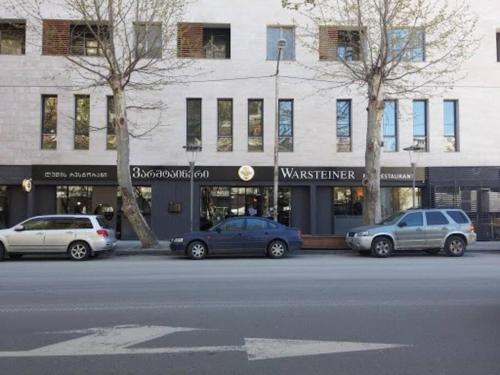 Cozy Apart W AC & free parking in the Town Center