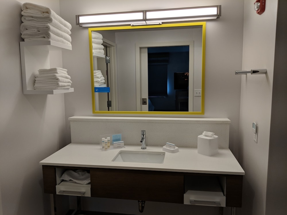 Hampton Inn & Suites Rocky Hill Hartford South - photo 34