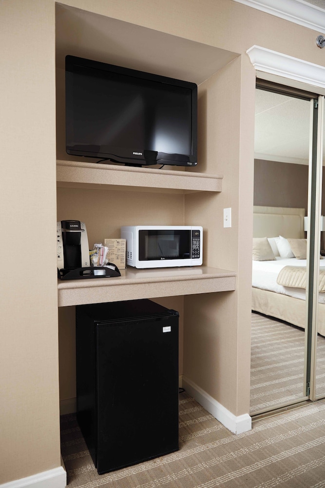 Ethan Allen Hotel - photo 10