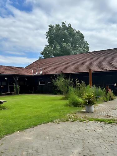 Back to Basic - carbon neutral hotel in Zwaanshoek