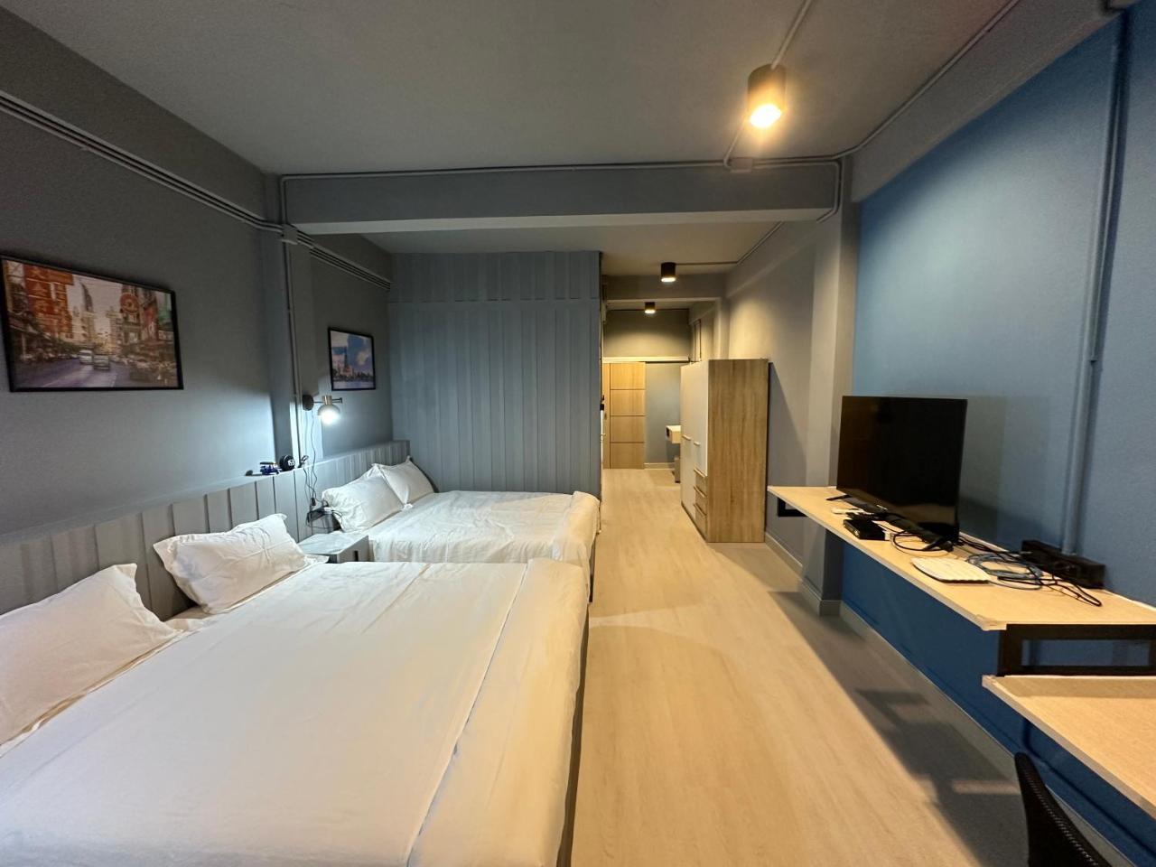 Bangkok vibe City House 7 mins to BTS City center Private room in Sathon Private bathroom Bangkok Thailand