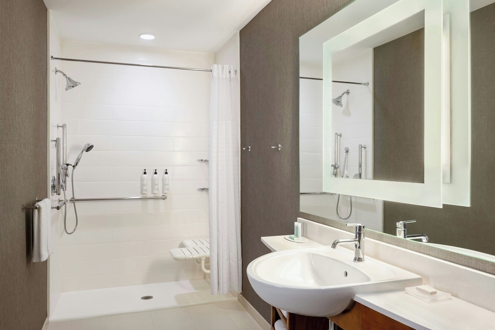 SpringHill Suites Los Angeles Burbank Downtown - photo 24