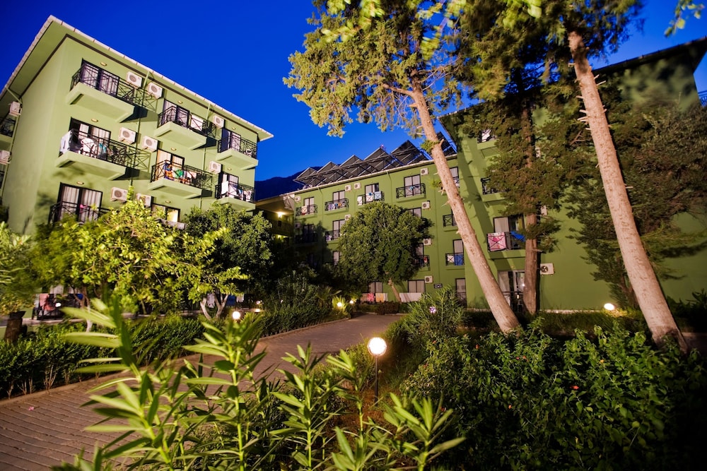 Larissa Hotel — 4-Star Luxury Hotel in Antalya, Turkey
