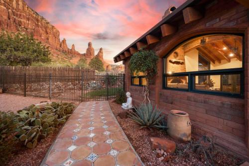 Stunning Chapel home with incredible views HotTub — 4-Star Luxury Hotel in Sedona, United States