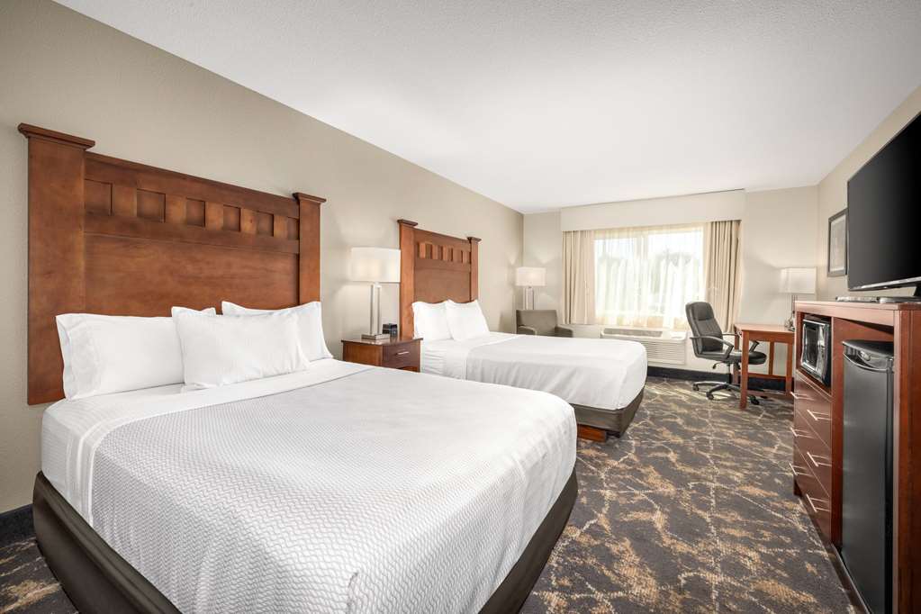 La Quinta Inn & Suites by Wyndham Grants Pass - photo 10