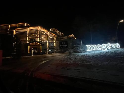 Megeve Praz sur Arly Apparthotel eclat des veriaz Studio vue sur jardin in Megeve, France