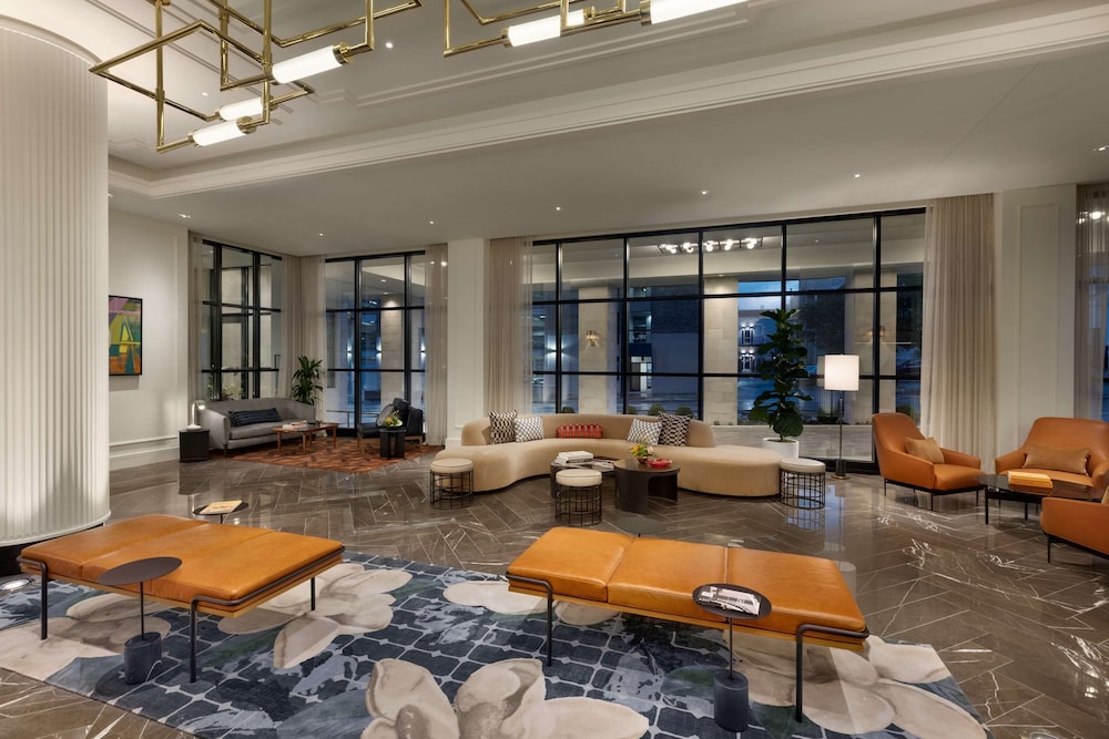 106 Jefferson Huntsville Curio Collection by Hilton - photo 3