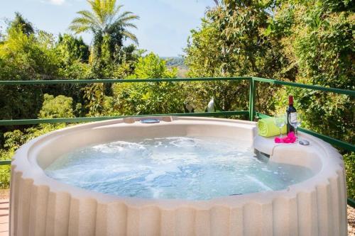 Villa Mariposa Peaceful Mountain Getaway — 4-Star Luxury Hotel in San Antonio, Costa Rica