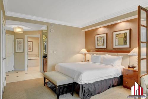 MGM Signature 25 609 Strip View Jacuzzi Studio
