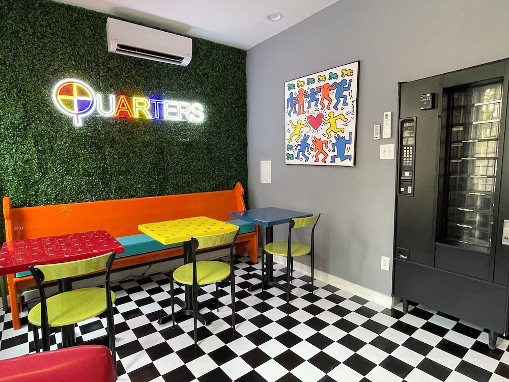 Quarters - photo 17