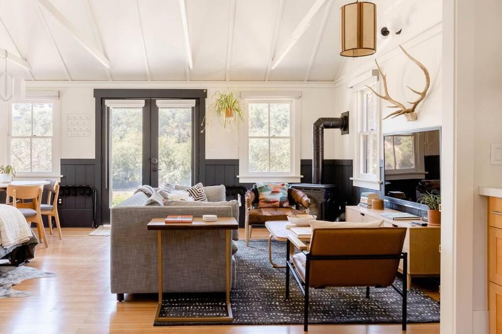 Wild Hair Studio stylish Farm Stay W Ev Charger in Arroyo Grande, United States