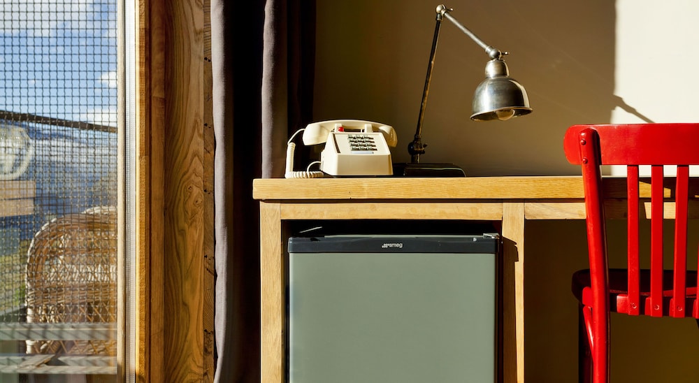 Mini-refrigerator