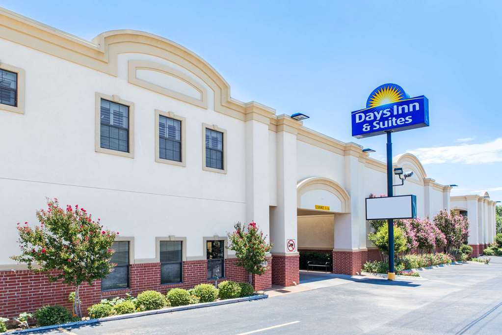 Days Inn Suites By Wyndham Big Spring — Big Spring