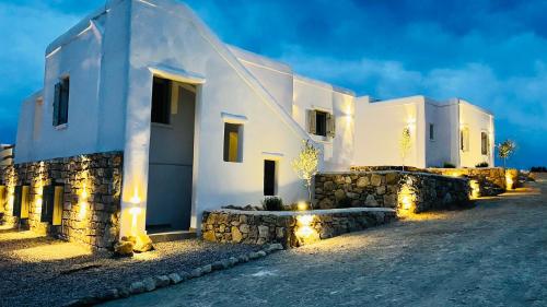 Aeris Suites Pori Semi Basement Villa — 4-Star Luxury Hotel in Mesaria, Greece