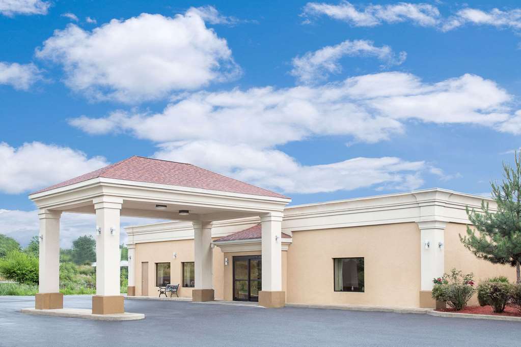Super 8 by Wyndham Danville — hotel in Danville