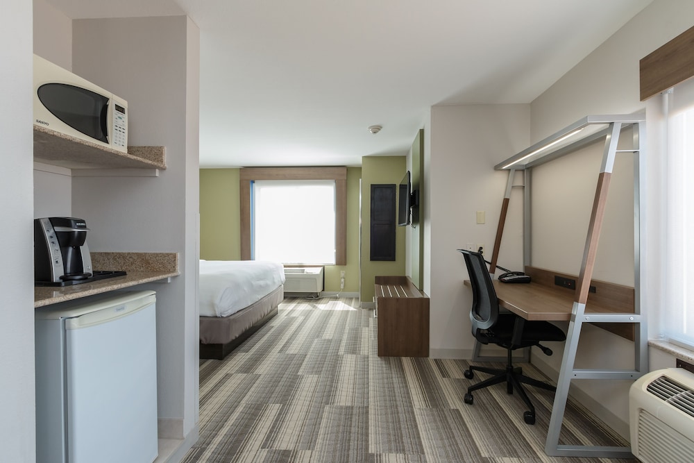 Holiday Inn Express Hotel & Suites South Bend by IHG - photo 14