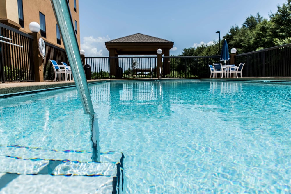 Hampton Inn Foley - photo 60