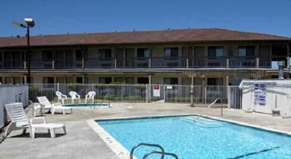 Premier Inns Concord - photo 11
