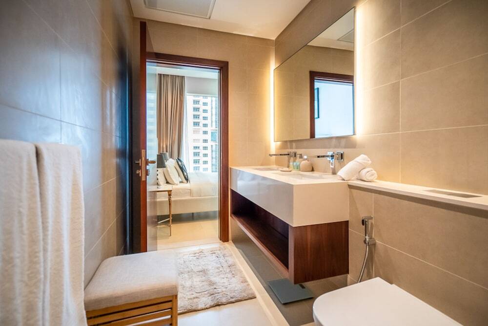 Luton Vacation Homes Marina Gate Tower 2 — 4-Star Luxury Hotel in Dubai, United Arab Emirates
