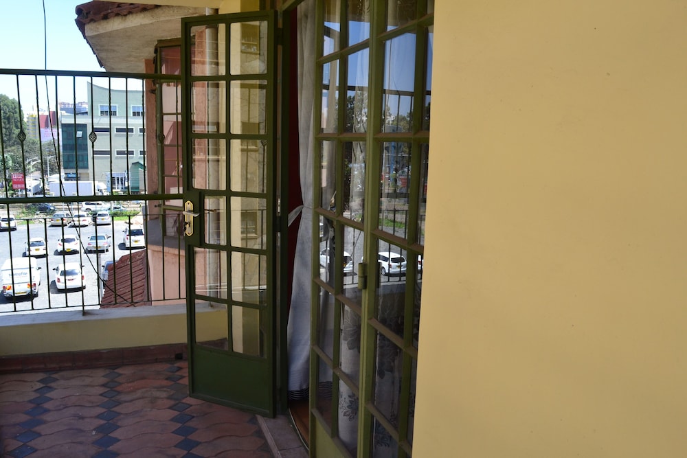 Hillview Apartment