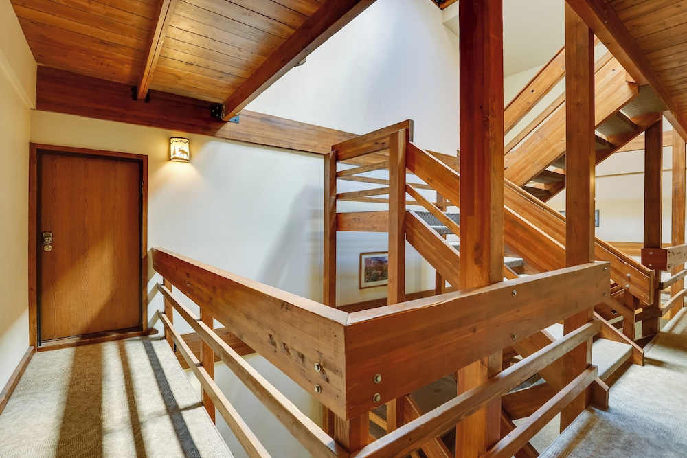 Mtn Condo w Ski Locker & Pools 3 Mi to Resort - photo 30